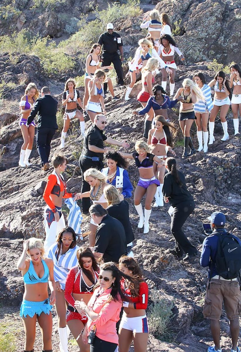 02-Pro_Bowl_Cheer-BY-1025_0.jpg